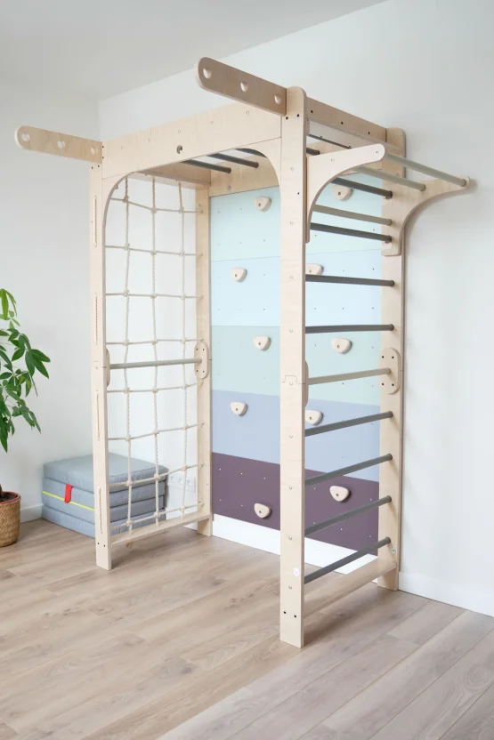 Frame + Climbing wall + pull-up bar