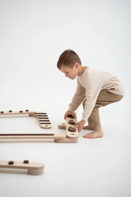 Darkwood 8 balance beam set