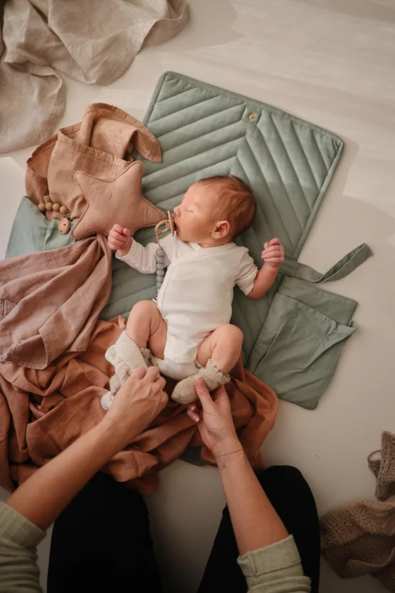 Mushie Portable Changing Pad - Roman Green