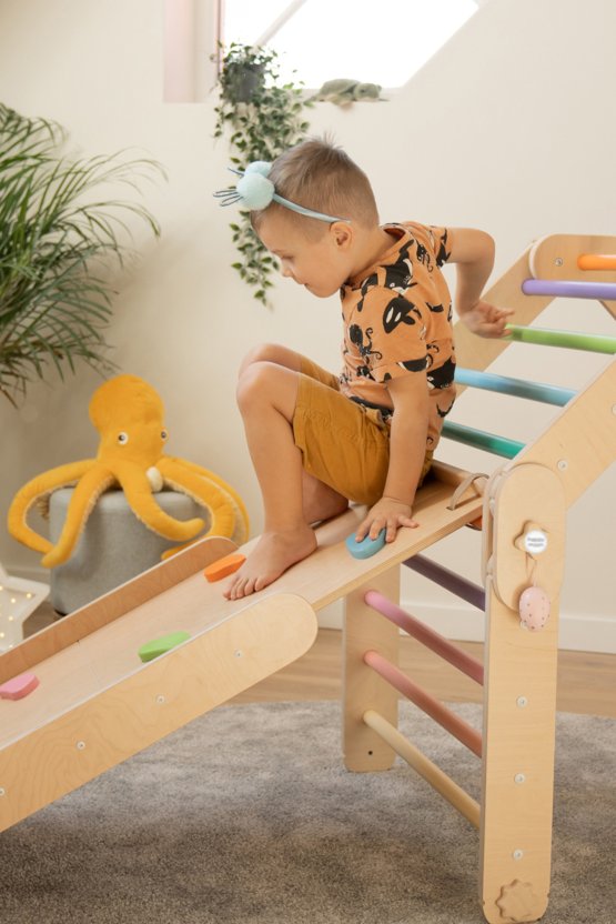 Colored Climber & stone ramp